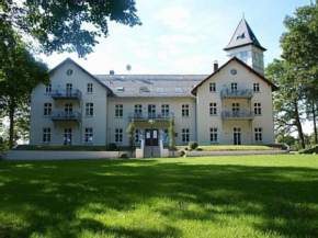 Гостиница Appartement Schloß - Hohen Niendorf  Басторф